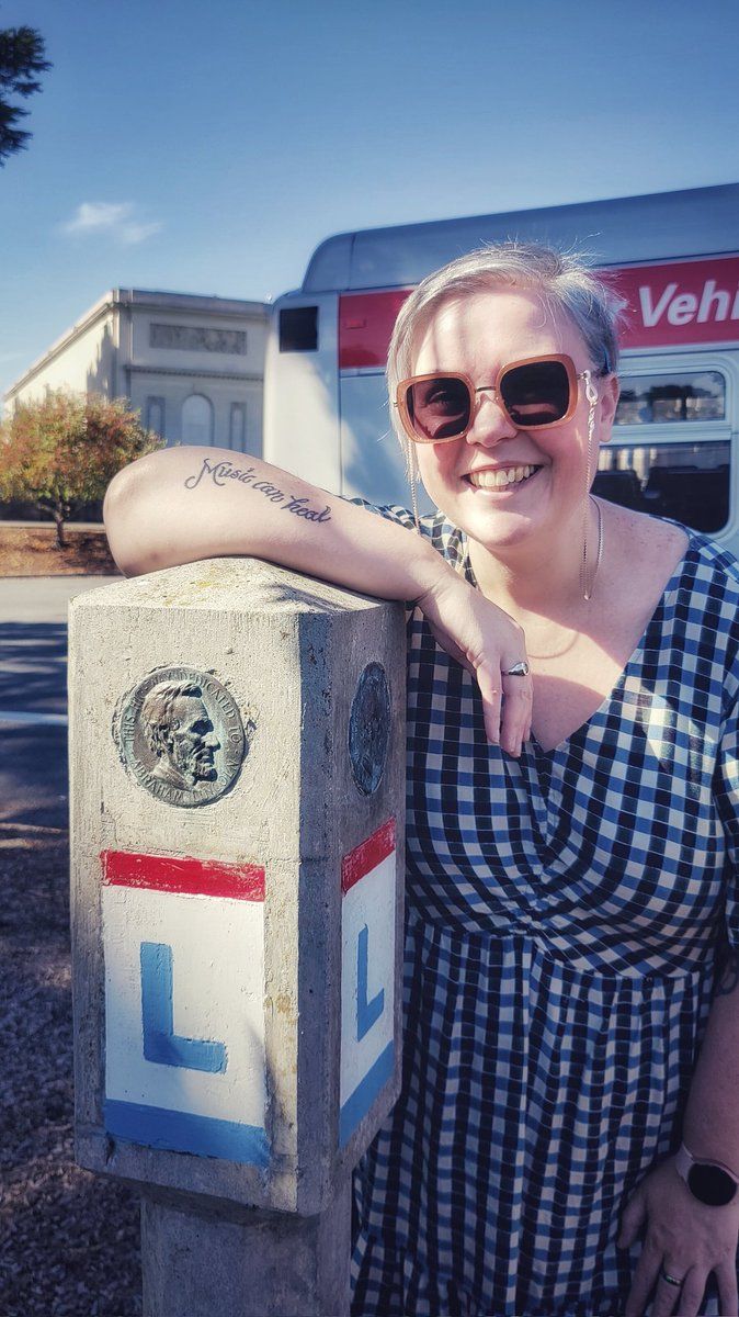 oh my god twitter doesn’t include alt text from images in their API