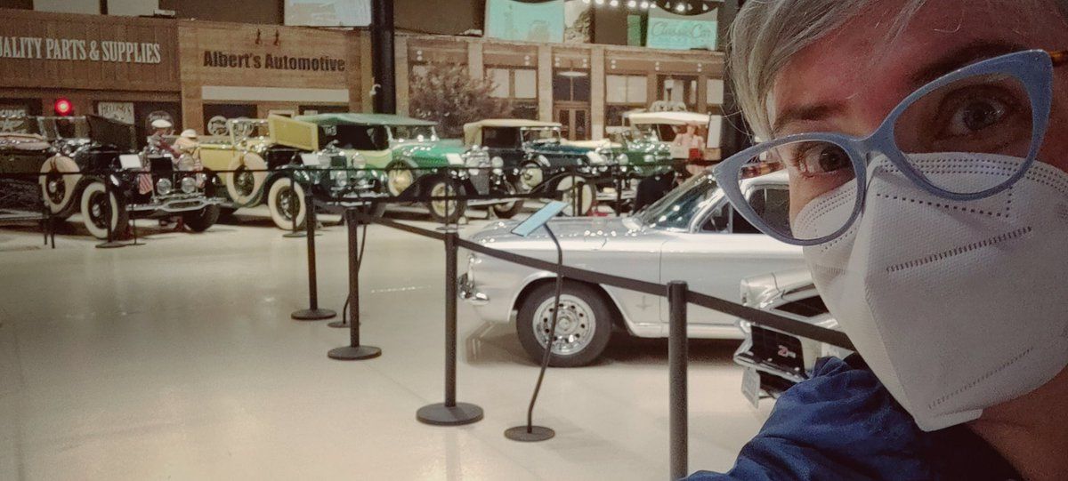 oh my god twitter doesn’t include alt text from images in their API